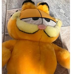 Garfield Plush Stuffed Animal Play-By-Play Orange Tabby Cat Vintage 16 Inch Toy